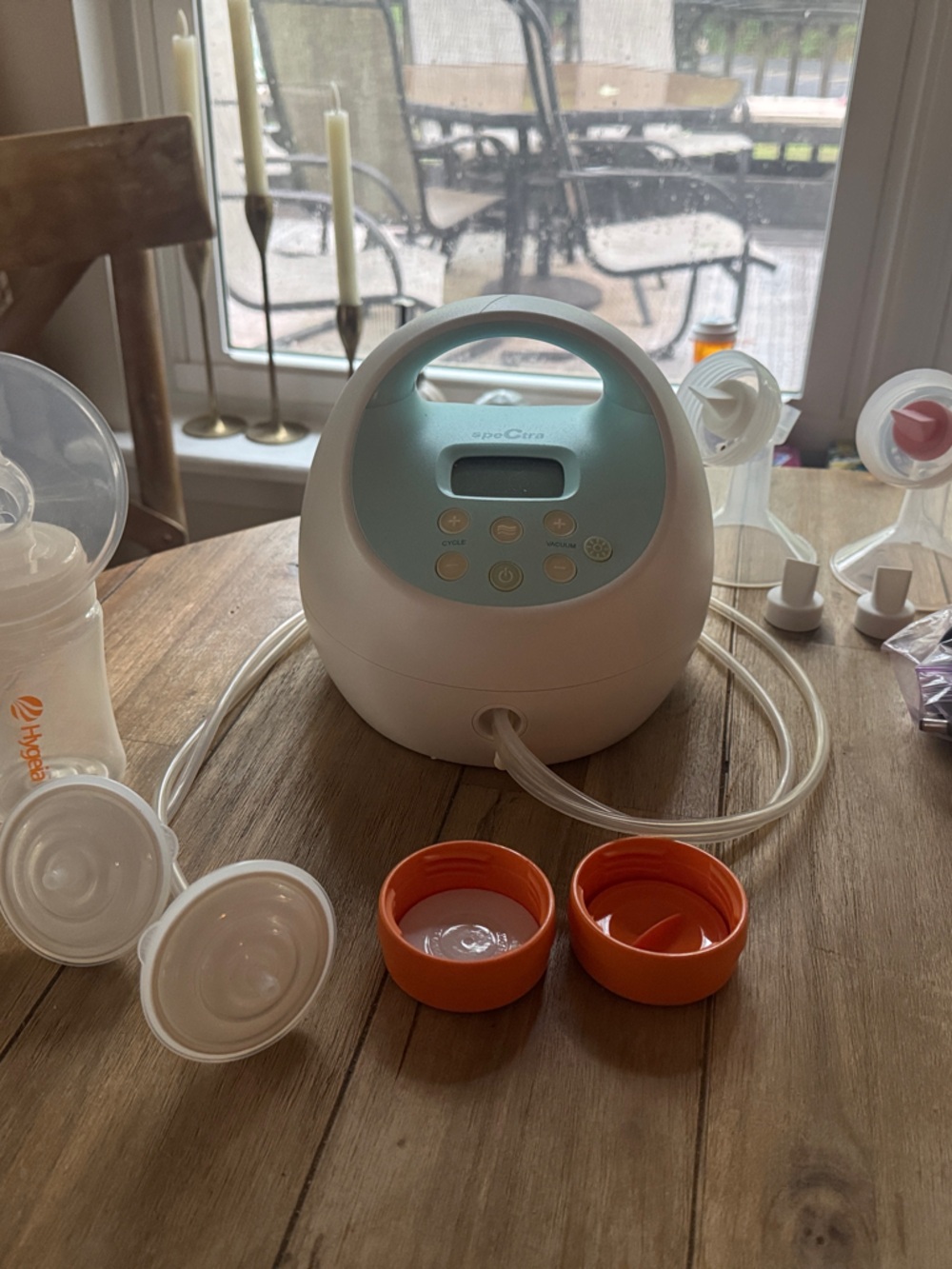 SPECTRA S1 BREAST PUMP WITH ACCESSORIES AND CHARGER - USED SEE DESCRIPTION